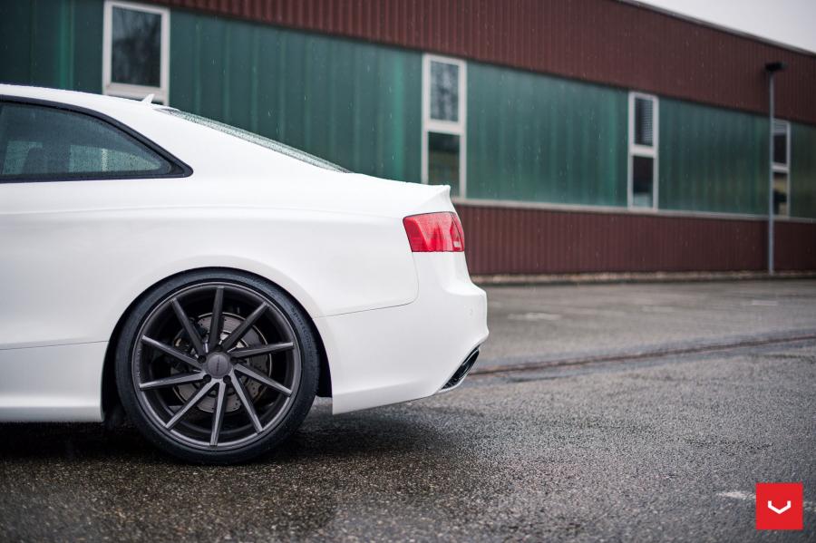 Детали экстерьера Audi RS5 Coupe on Vossen Wheels (CVT) 2017 года  (фото 20 из 26)
